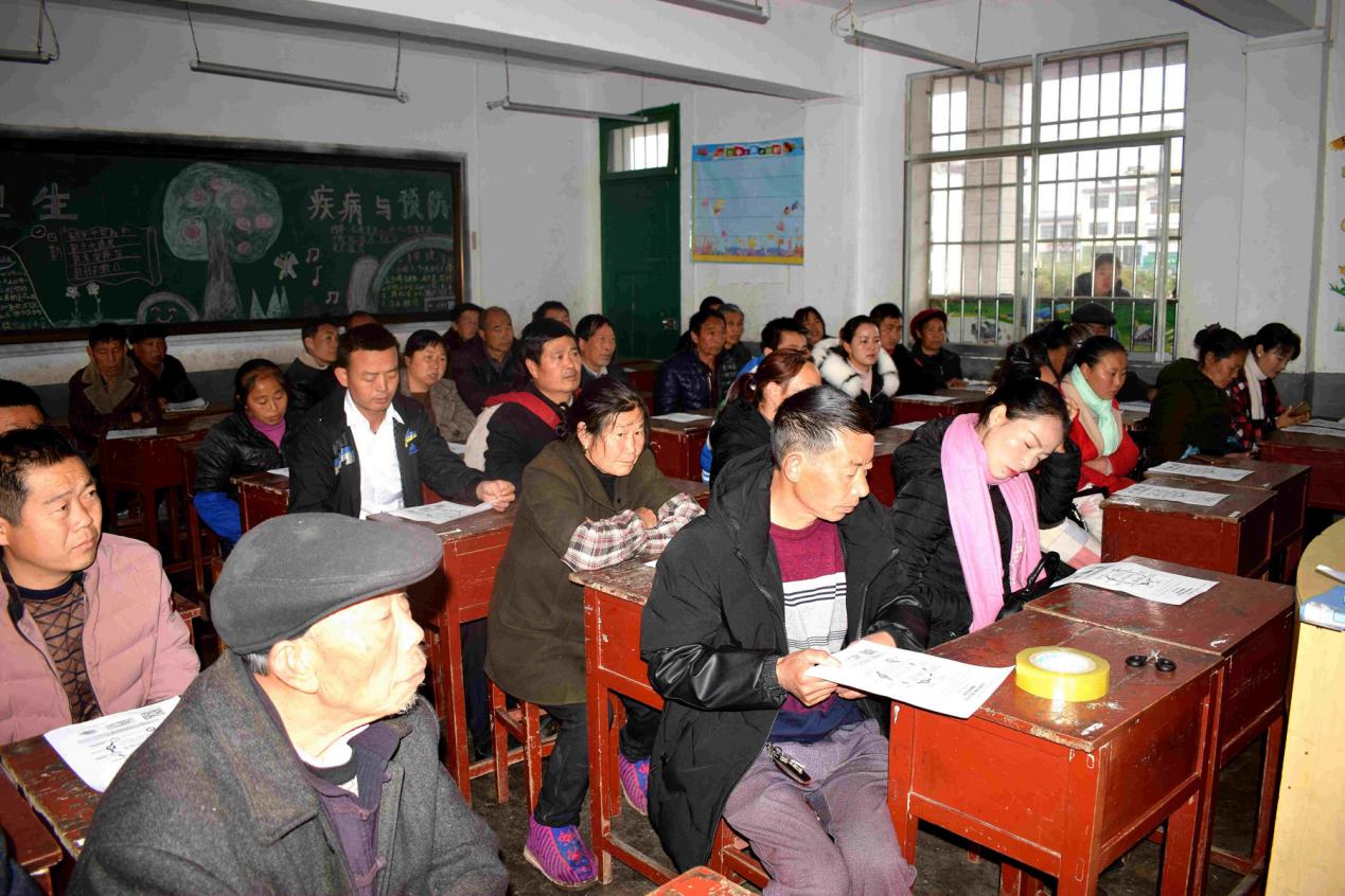 义龙新区鲁屯镇开展”共同参与，科学防癌“主题讲座活动.jpg
