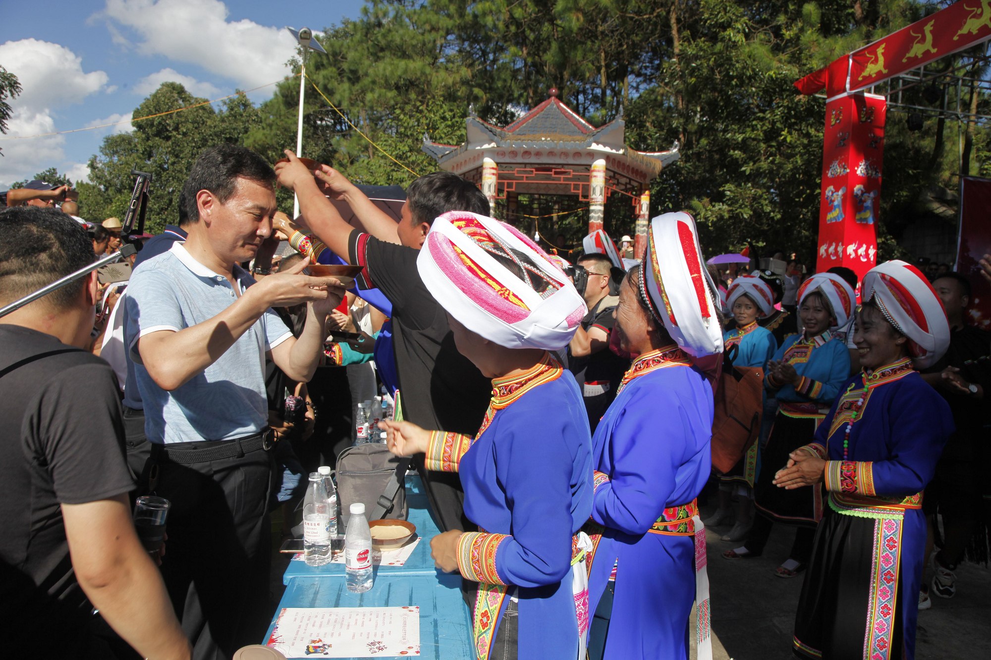 _MG_3740贵州兴仁隆重举行牢记使命感恩奋进唱响彝家火把节活动 (4).jpg