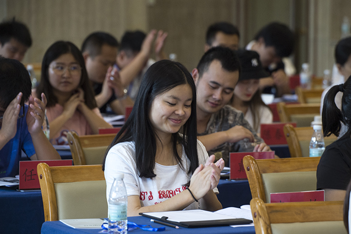 1565190251829008639.jpg 20190802义龙工投培训(摄影:印象黔西南) (5).jpg