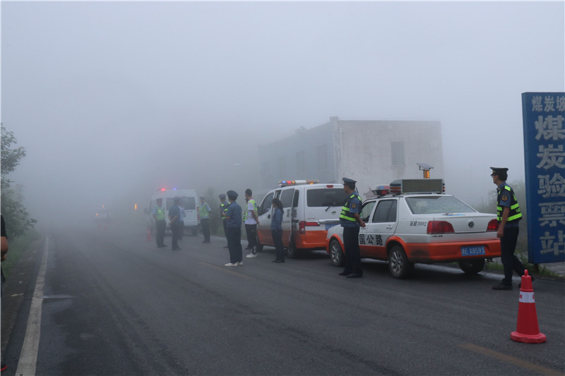 1567061302347070056.jpg 图1、联合治超现场图片.jpg