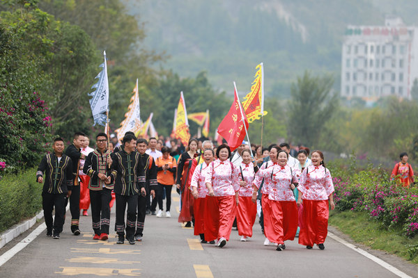 探秘喀斯特第一天（摄影：袁勇）  (1).jpg
