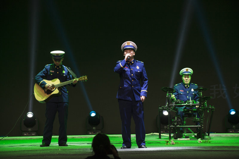 1579663701451039271.jpg 黔西南消防救援支队迎新晚会(来源:印象黔西南) (15).jpg