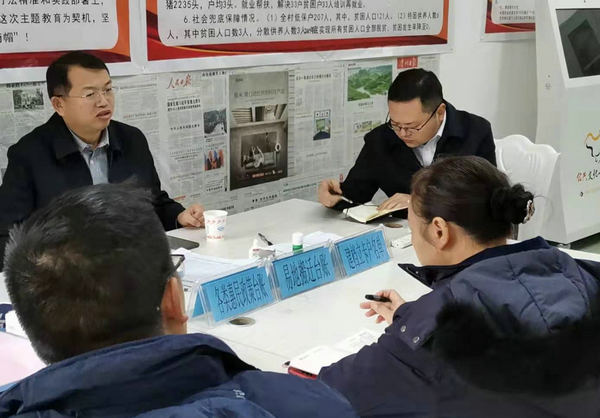 1579784616223018272.jpg 联社党委书记、理事长卢世悠到双喜村慰问第一书记,与其交心谈心.jpg