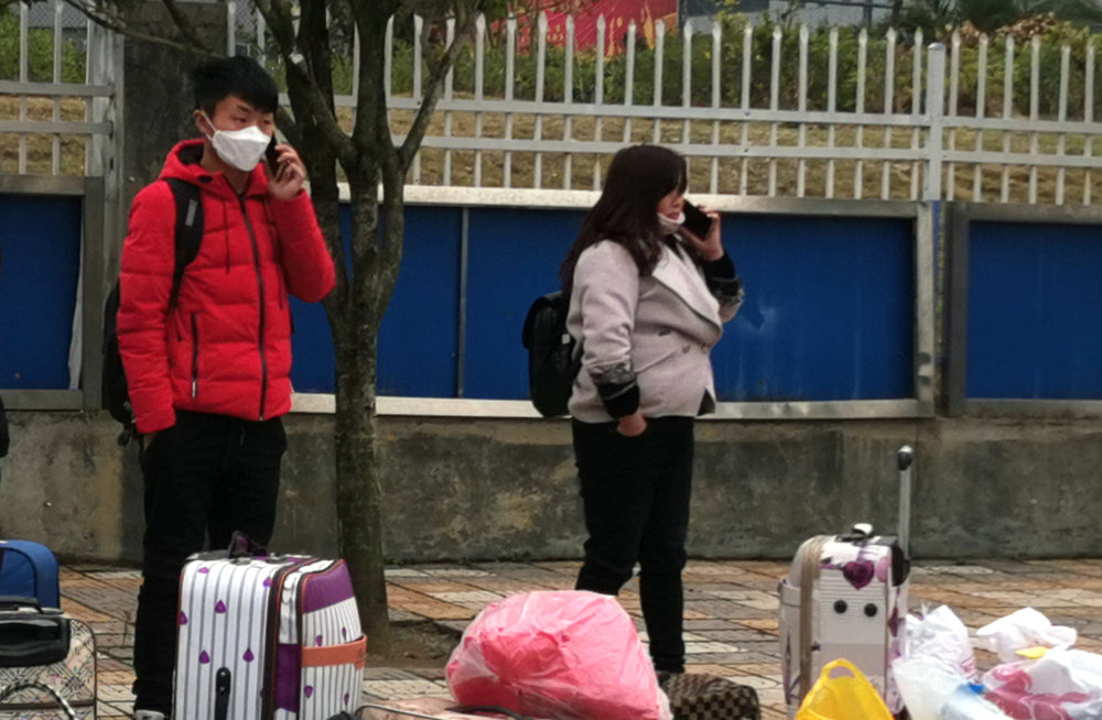 1582621816482050950.jpg 兴仁市首批农民工赴浙江返岗复工_20200223094306 (2).jpg