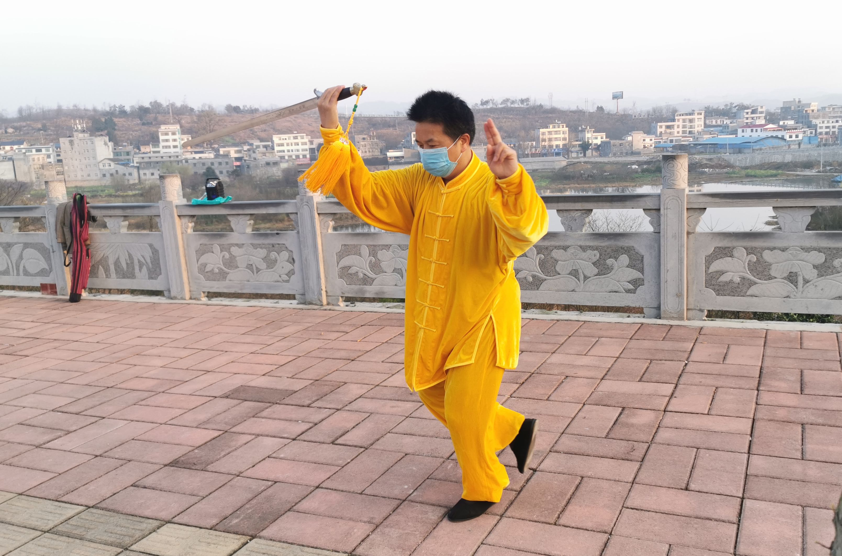 兴仁市市民由抗疫调整三级响应后开始走入大自然锻炼 (1).jpg