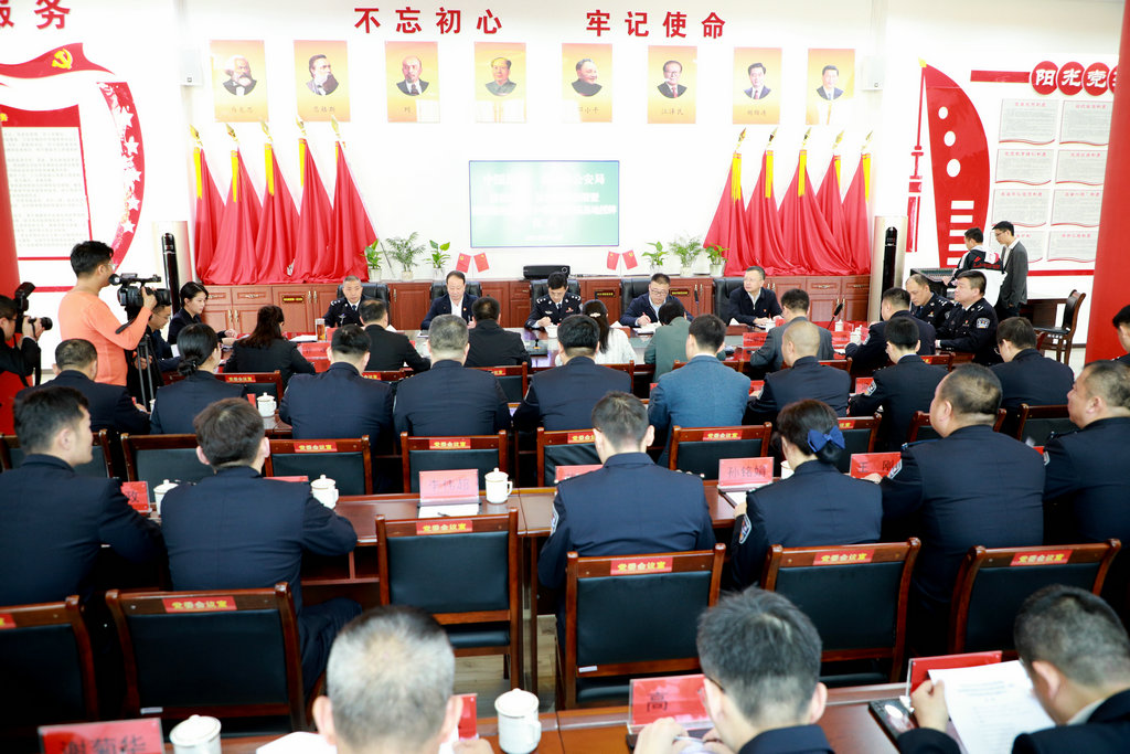 黔西南州公安局新闻中心 (3)_副本.jpg