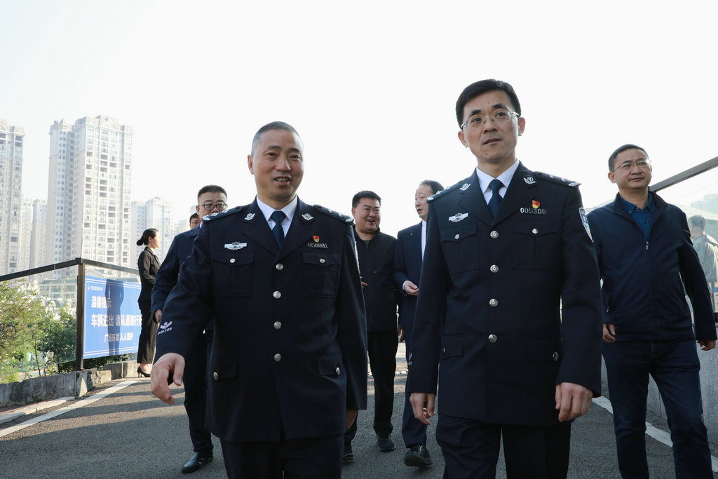 黔西南州公安局新闻中心 (5)_副本.jpg