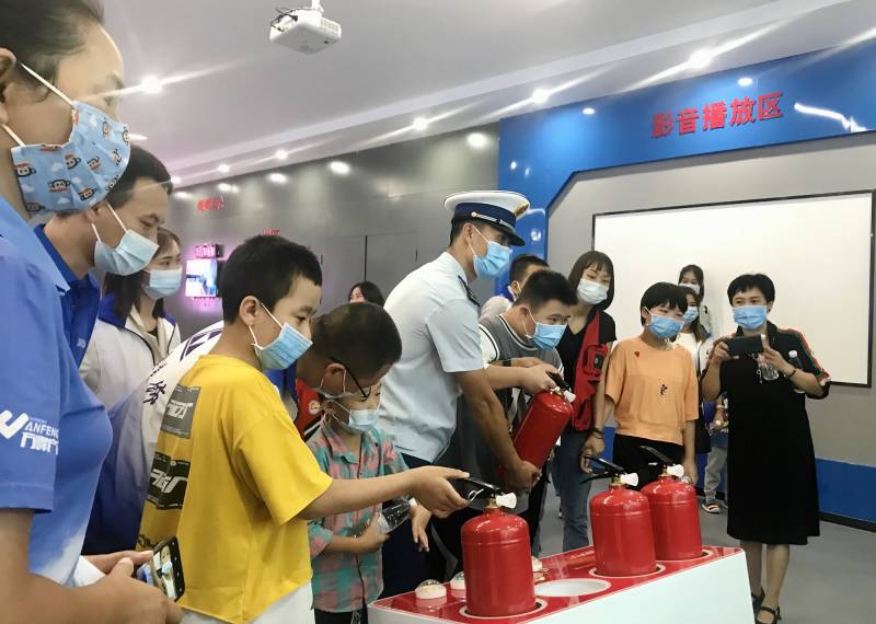 1630247208606066871.jpg 2.jpg