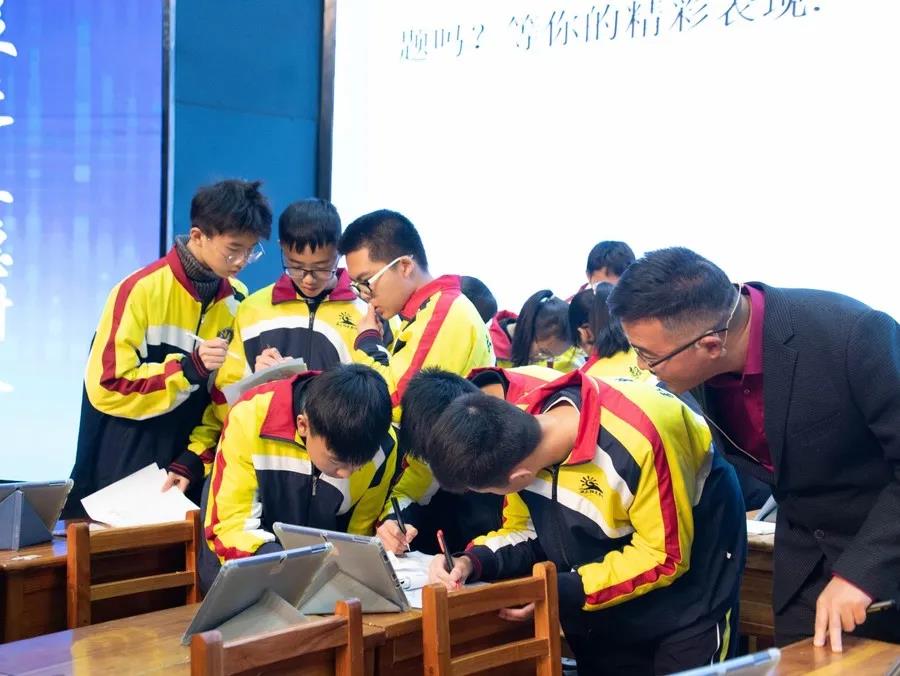 王文佳《动育在阳光书院》