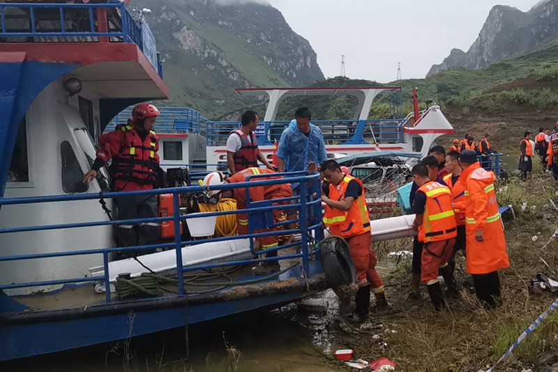 “9.18”牂牁江客船侧翻事故现场.jpg