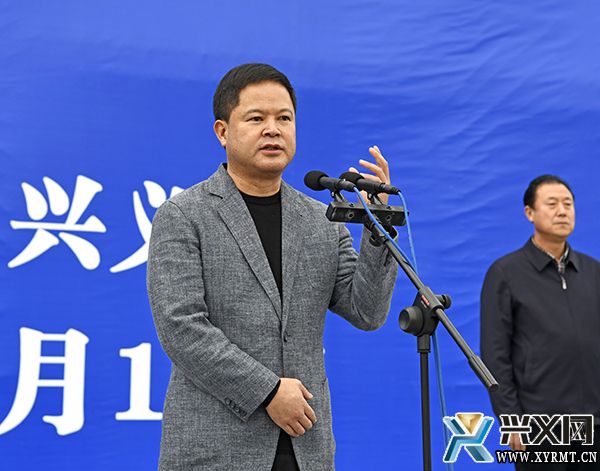 州委书记刘文新对工程建设提要求并宣布开工.jpeg