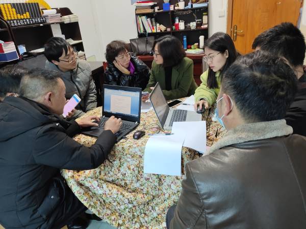 图为组上集体备课现场(1).jpg
