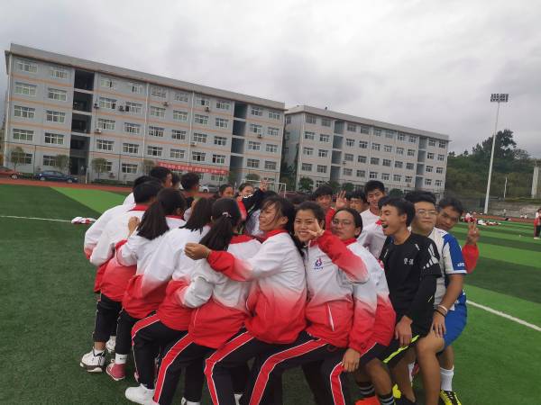 户外心理活动：人椅(1).jpg