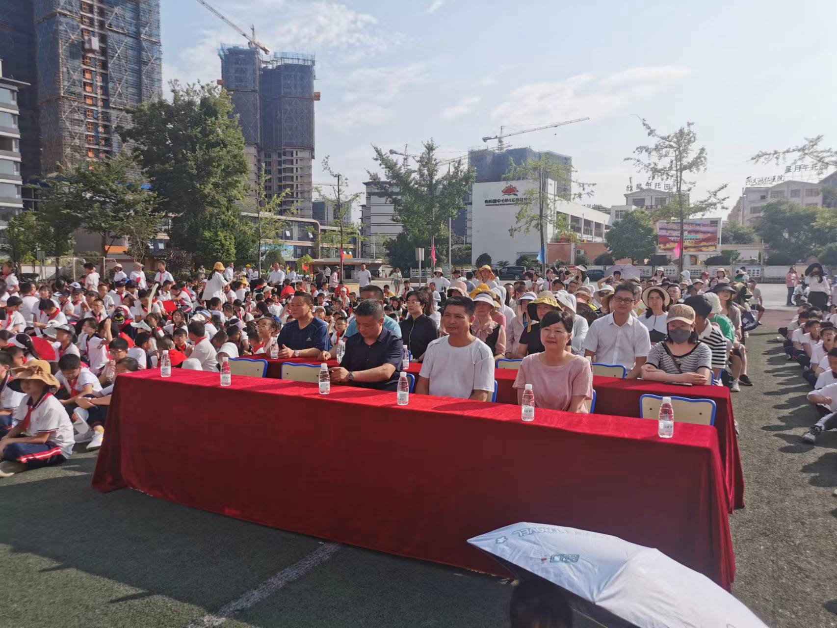 来宾及家长.jpg