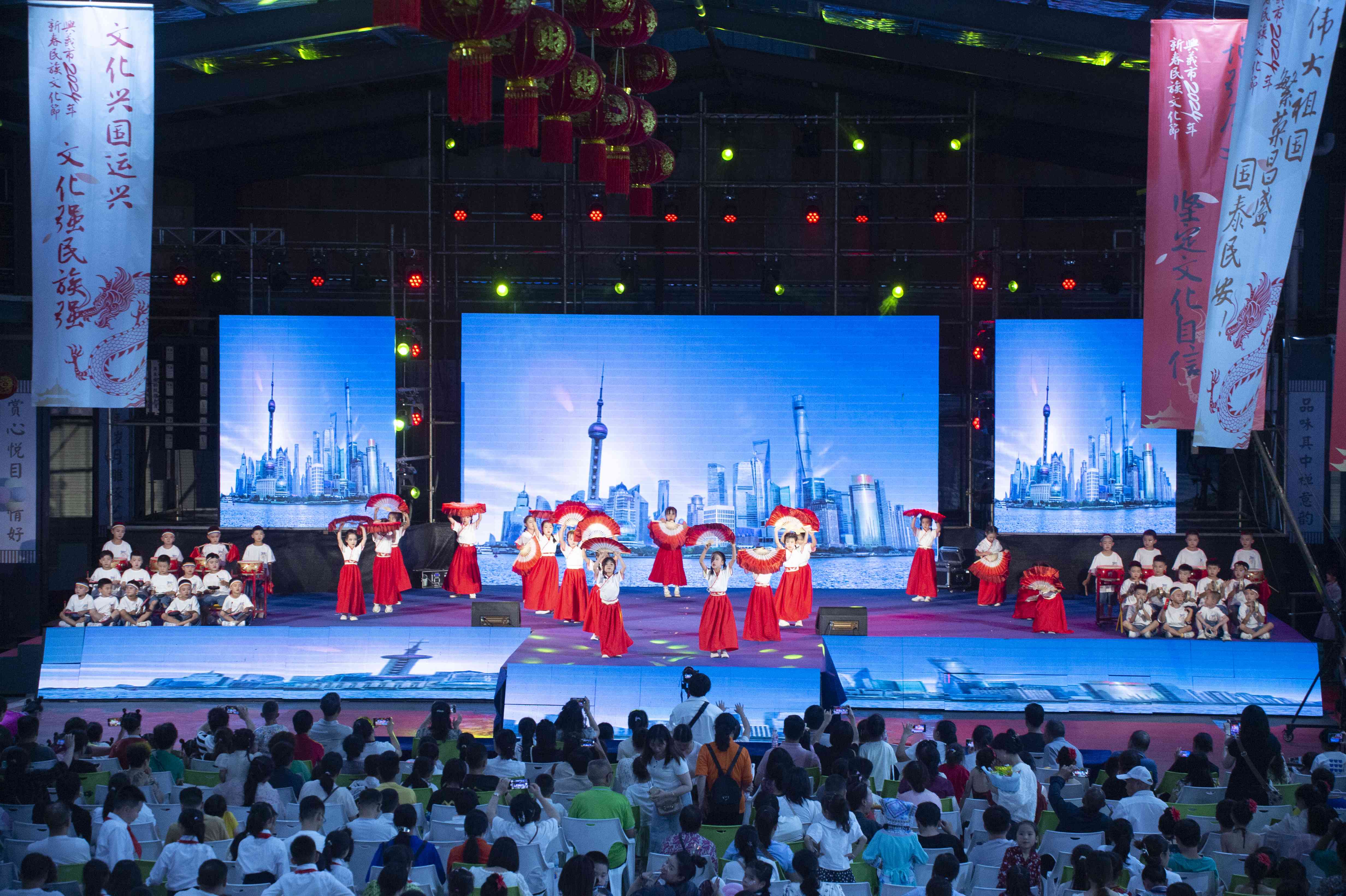 兴义市2024年六一国际儿童节文艺演出（来源：印象黔西南） (6).jpg