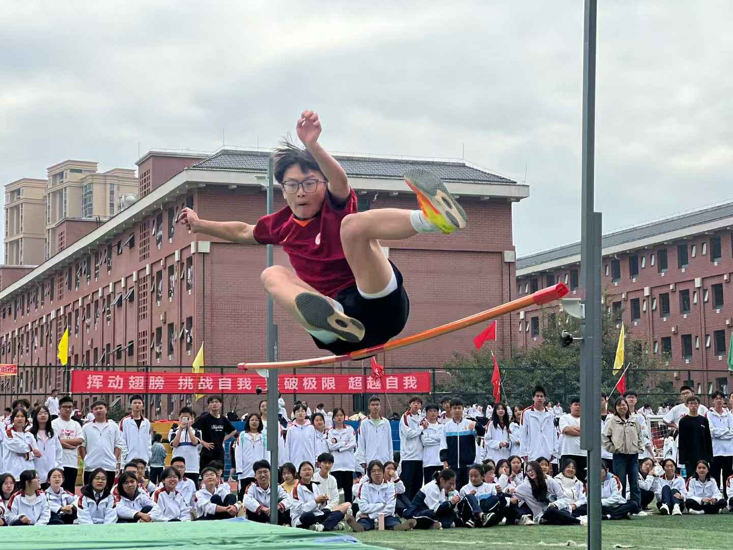 学校运动会跳过比赛.jpg